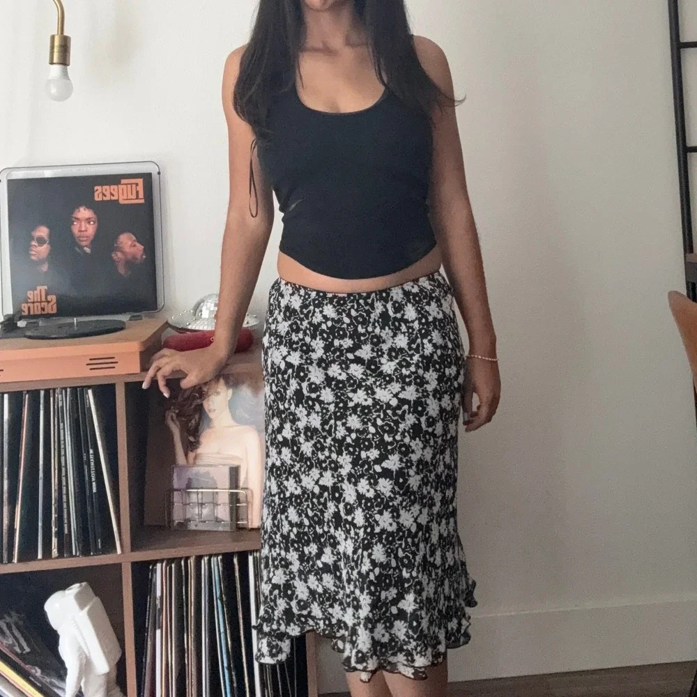 Notations Vintage Y2K Black White Floral Midi Skirt Elastic Waist Size S